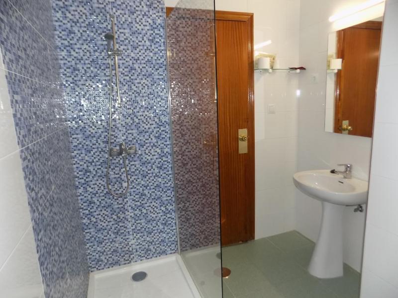 Triple Room (3 Adults) image 3