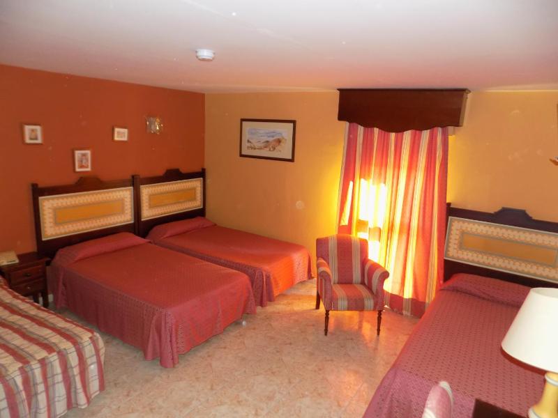 Triple Room (3 Adults) image 1