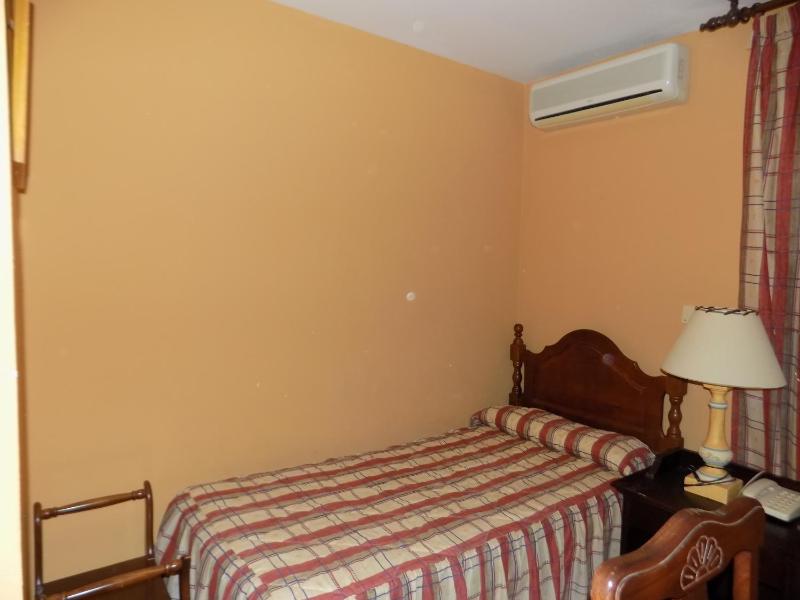 Single Room image 1