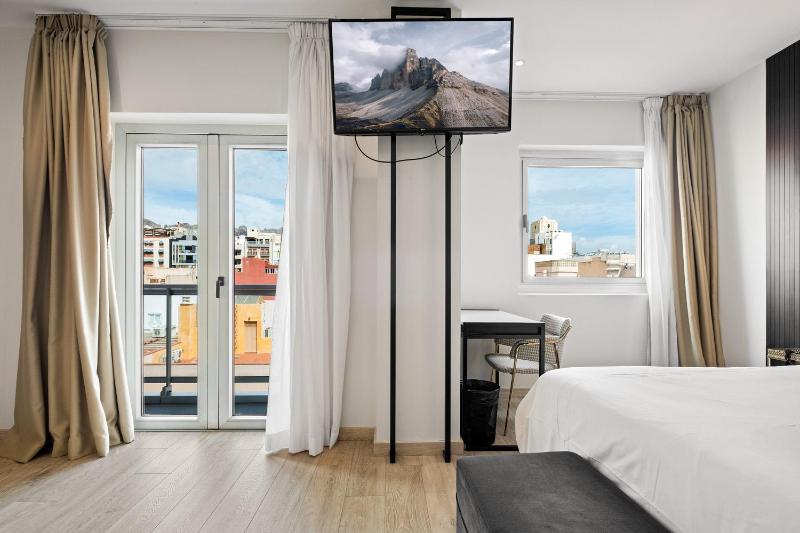 Double Room image 3