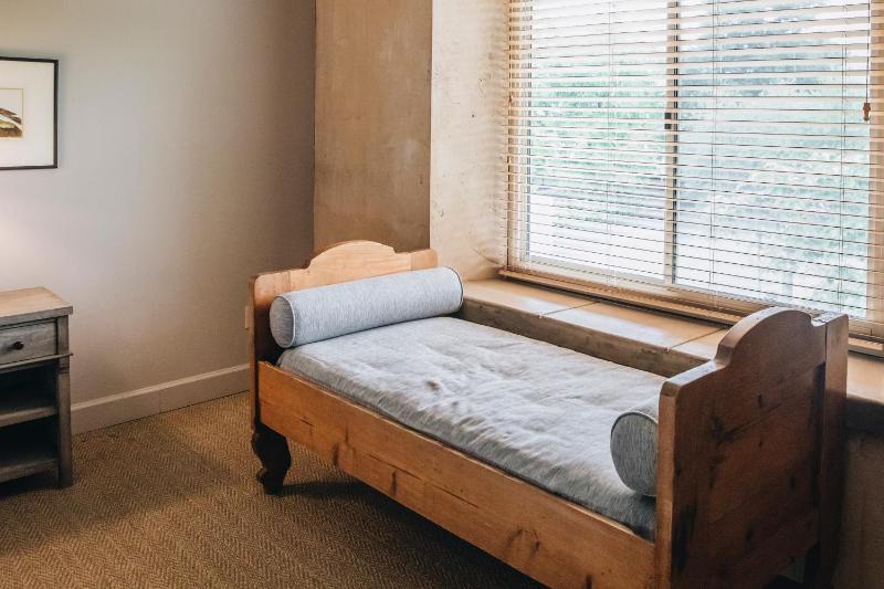Superior King Room image 4