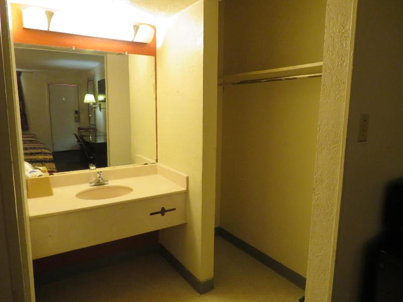 Double Room with Two Double Beds image 2