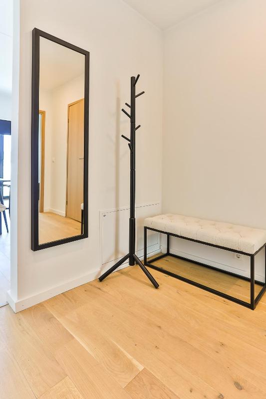 One-Bedroom Apartment image 3