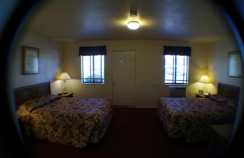 Queen Room with Two Queen Beds image 4