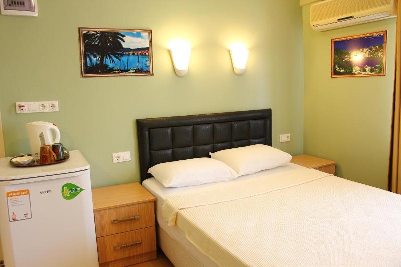 Standard Double or Twin Room image 2
