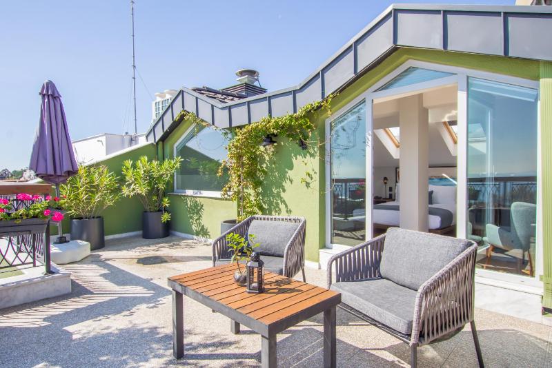 Penthouse Room With Terrace and Sea View - Hot Tub image 2