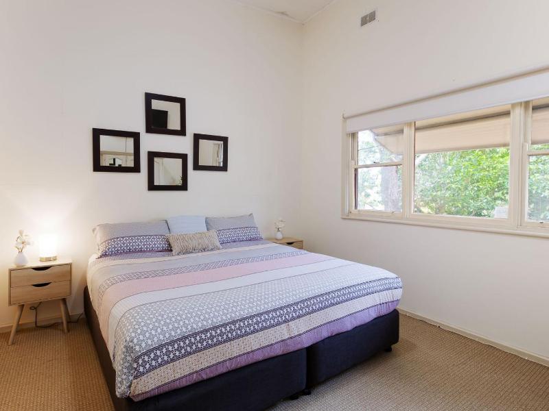 Daves Place 27 Rigney St - Holiday house with Wifi Dog Friendly Aircon & Boat Parking - image 8
