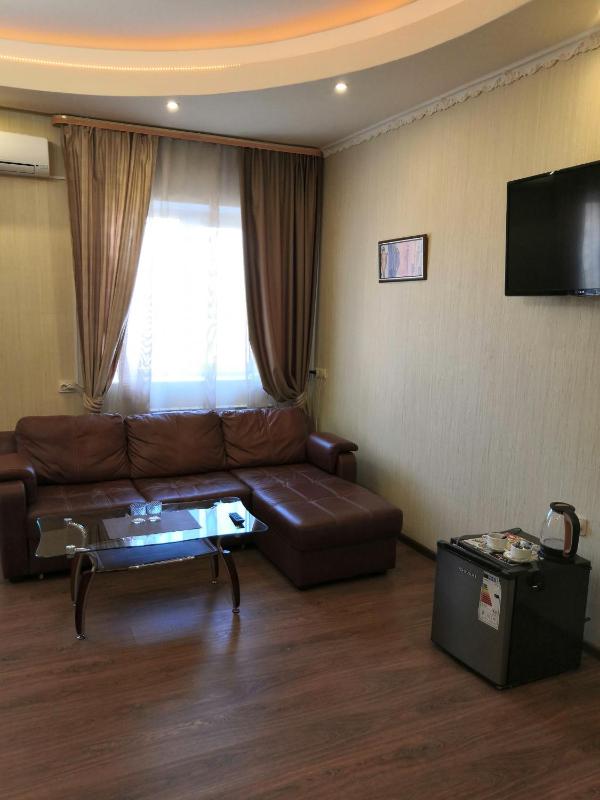 One-Bedroom Suite image 3