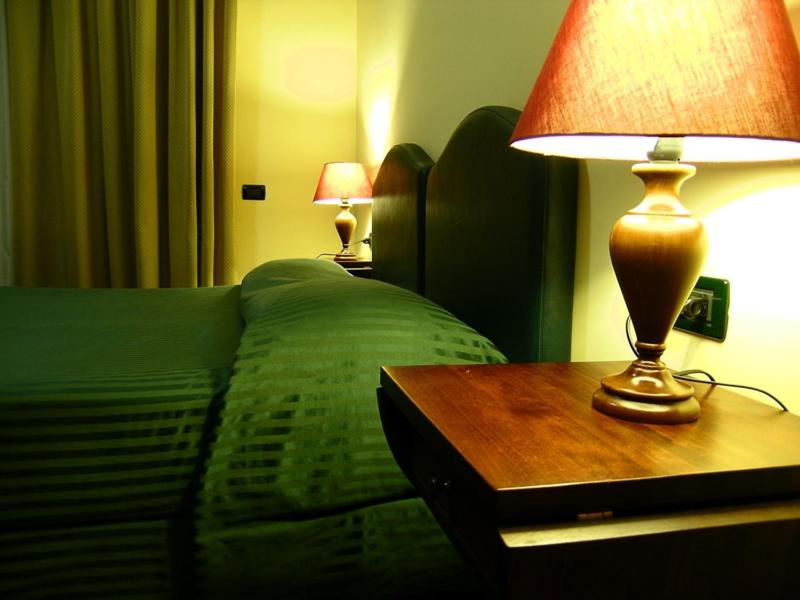 Double Room with Balcony image 2