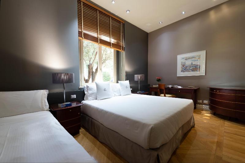Comfort Triple Room image 4