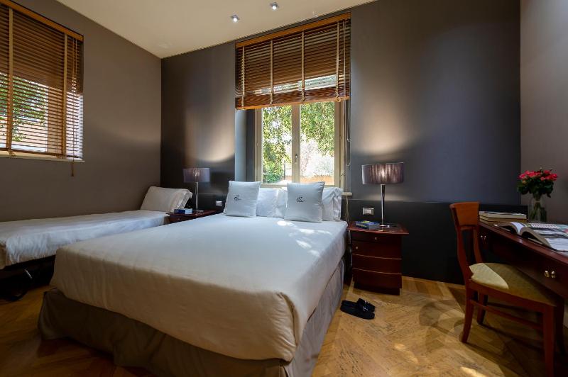 Comfort Triple Room image 3