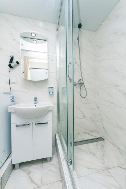 Studio Apartment image 3