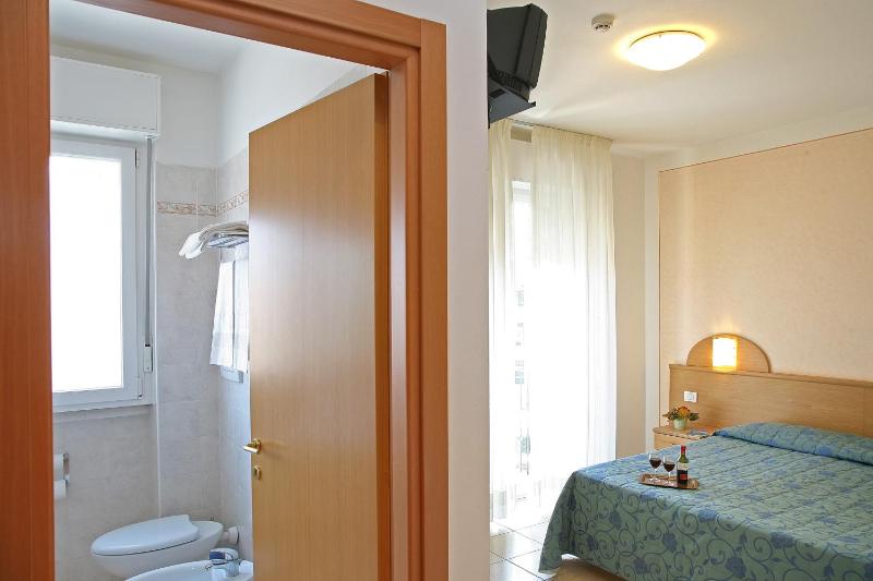 Hotel Marina - image 5