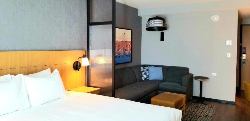 Standard King Room with Sofa Bed image 2