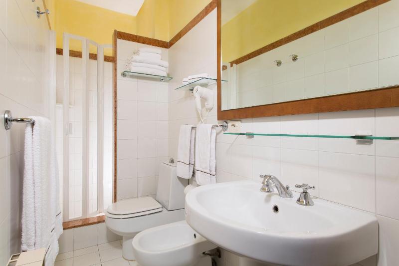 One-Bedroom Apartment image 3