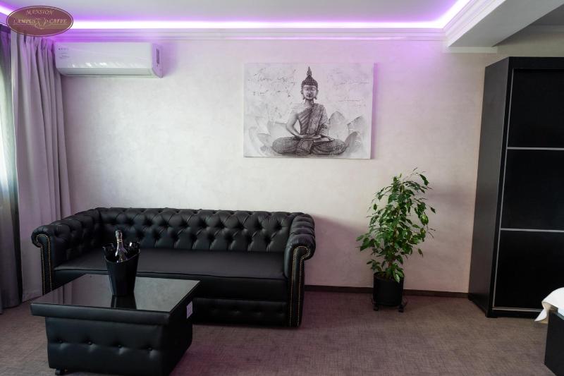 Superior King Room image 3