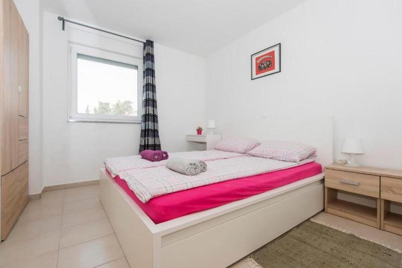 One Bedroom Apartment with Balcony image 2