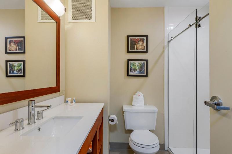 King Room - Non-Smoking image 2