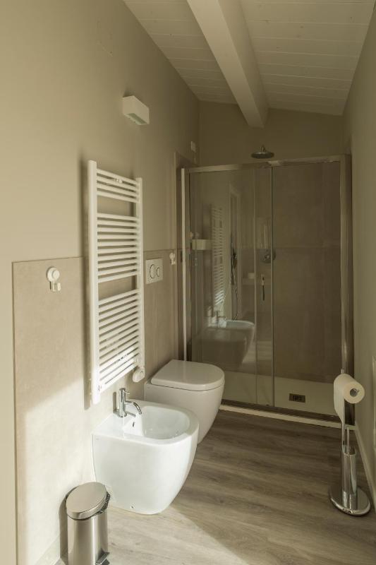 Economy Double Room image 3