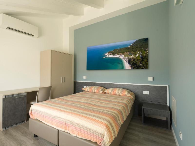 Double Room with Private Bathroom image 2