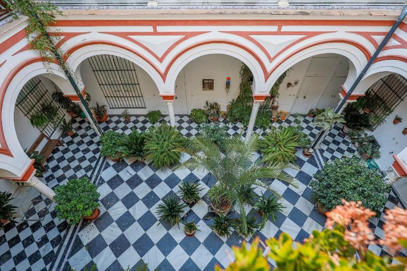 Apt. Casa Palacio Santa Cruz Cathedral views - - image 8