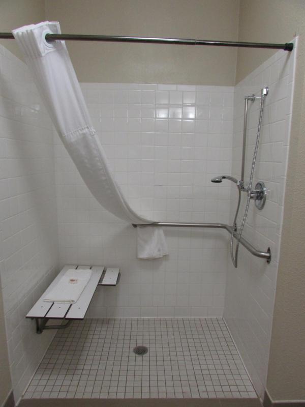 King Room - Accessible/Non-Smoking image 2
