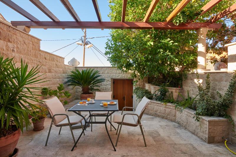 One Bedroom Apartment with Terrace image 3