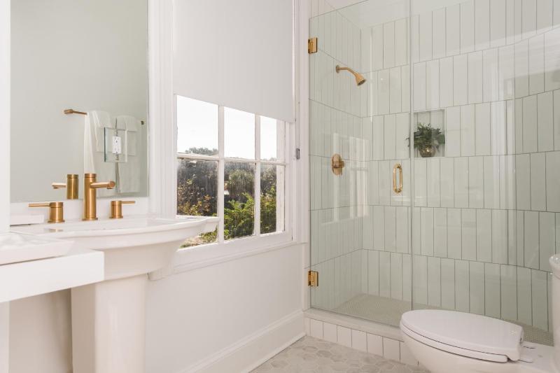 Lathers Suite image 4