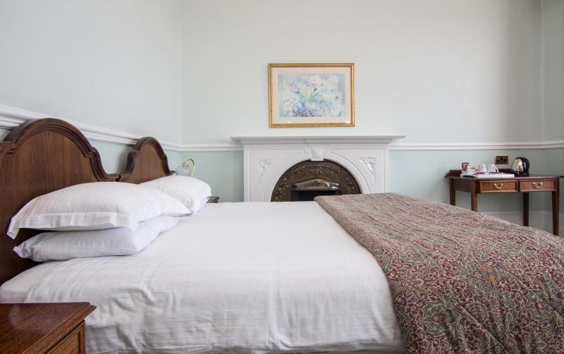 Double Room with Sea View image 3
