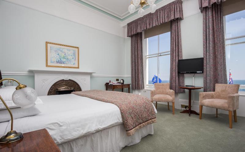 Double Room with Sea View image 2