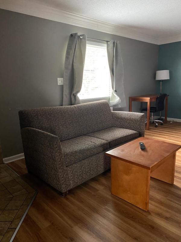 King Suite - Non-Smoking image 3
