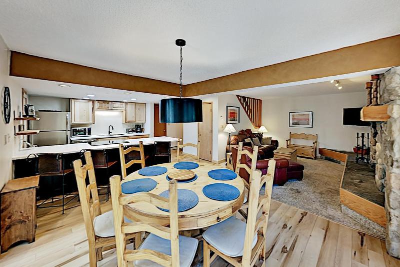 Three-Bedroom Townhouse image 1