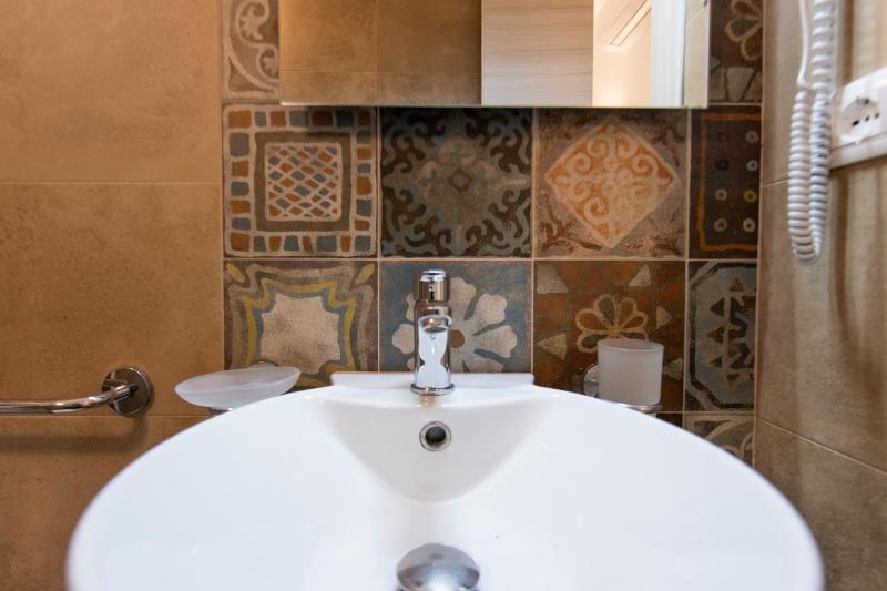 Superior Double Room image 3