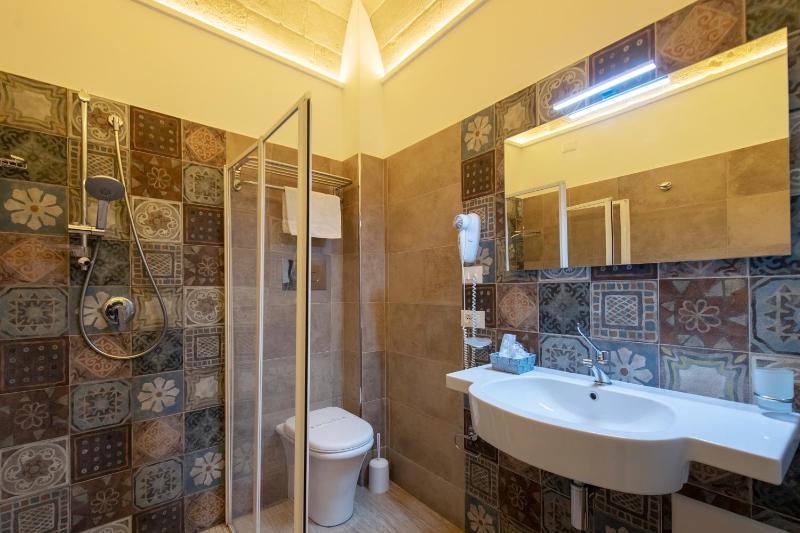 Superior Double Room image 4