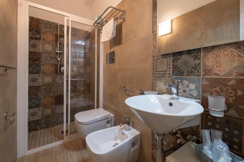 Superior Double Room image 2