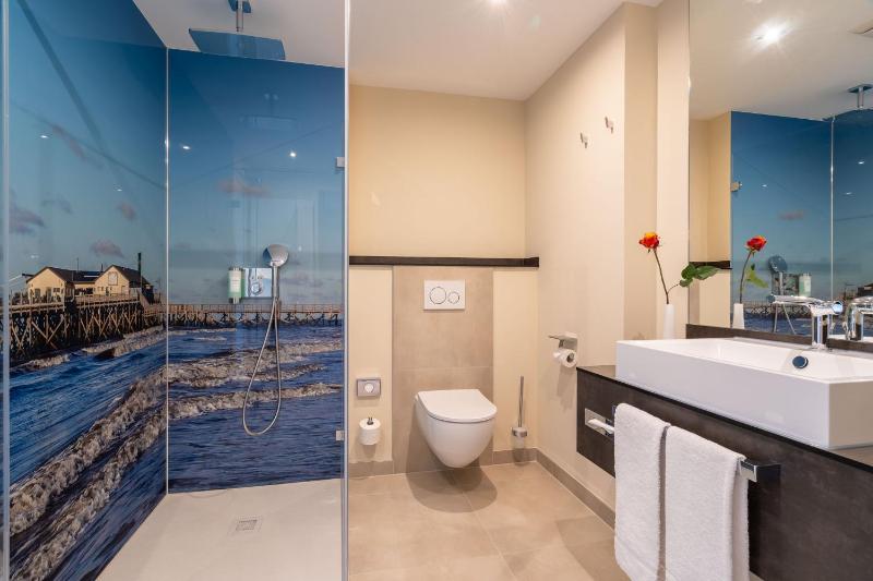 Deluxe Double Room with Balcony and Sea View image 1