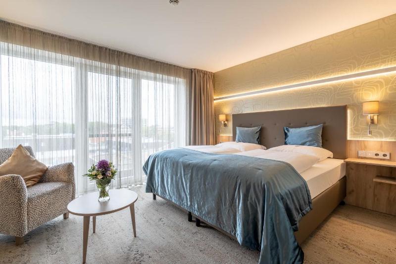 Double Room image 3