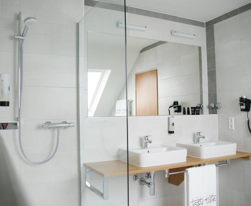 Superior Double Room image 3