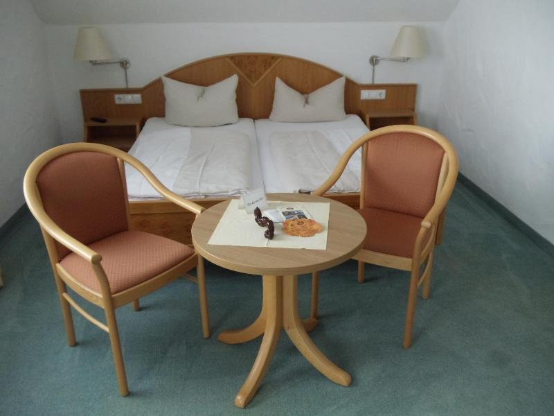 Double Room image 1