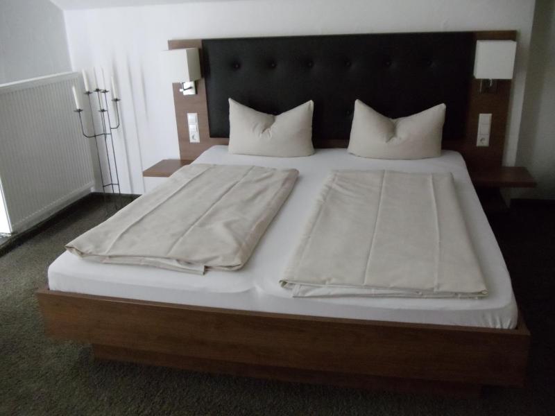 Deluxe Double Room with Balcony image 1