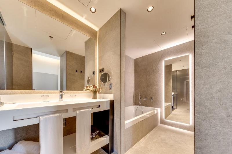 Junior Suite with Terrace image 3
