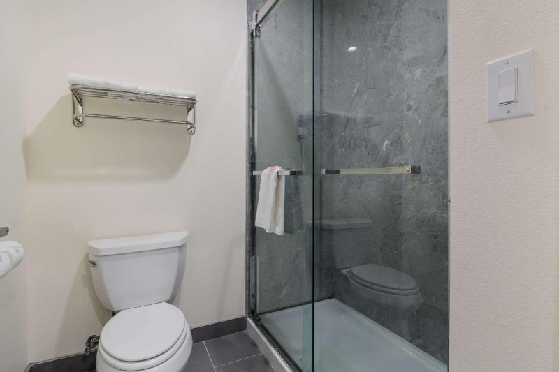 Standard King Room - Non-Smoking  image 2