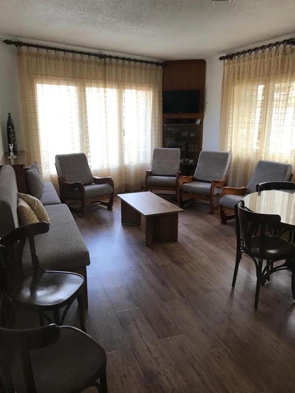 Three-Bedroom Apartment (6 Adults) image 2