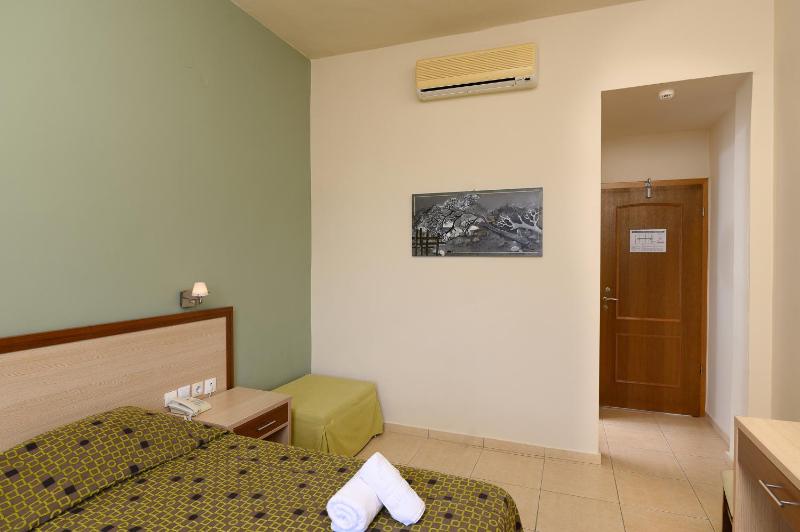 Family Room image 4
