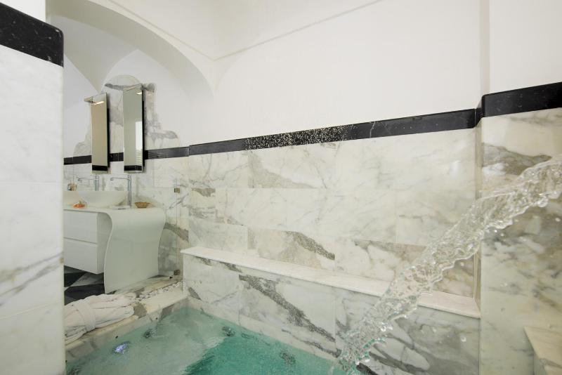 Amore Rentals - Villa Mimosa - image 32
