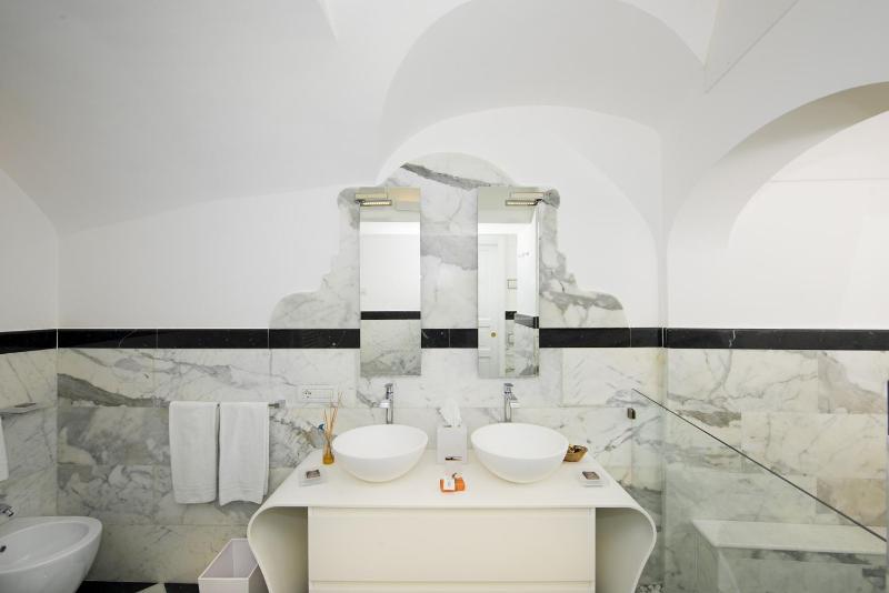 Amore Rentals - Villa Mimosa - image 41