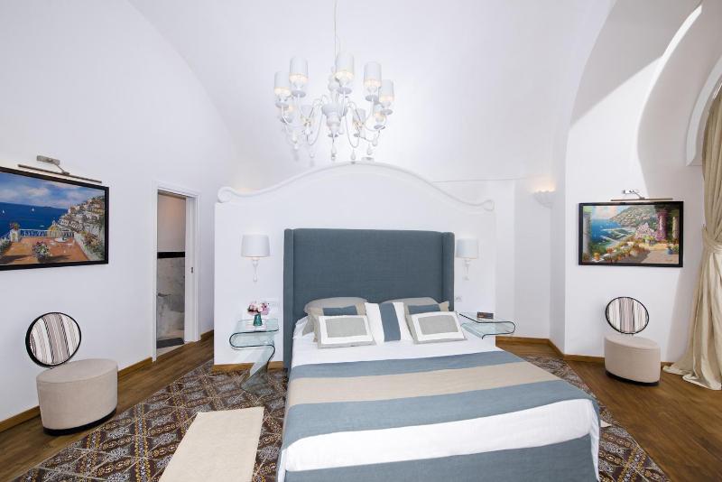 Amore Rentals - Villa Mimosa - image 22