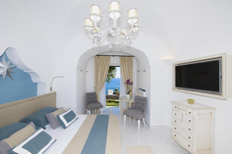 Amore Rentals - Villa Mimosa - image 39