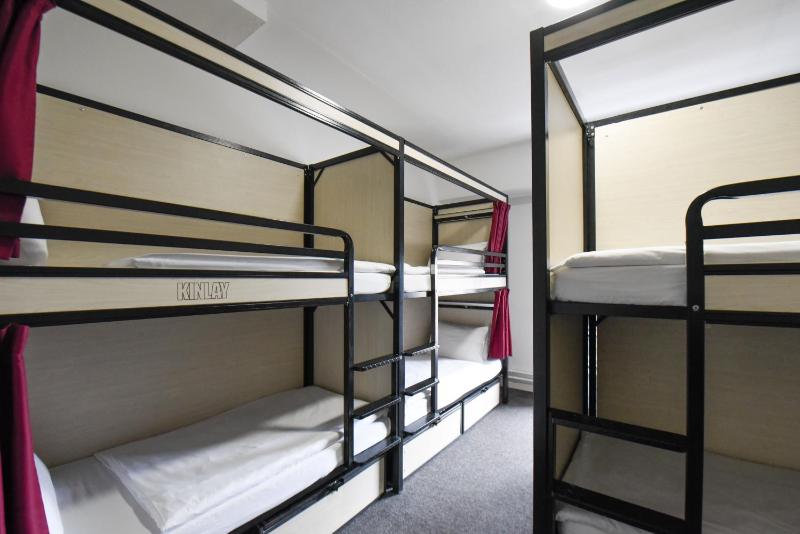 Bed in 8-Bed Mixed Dormitory with Shared Bathroom image 1