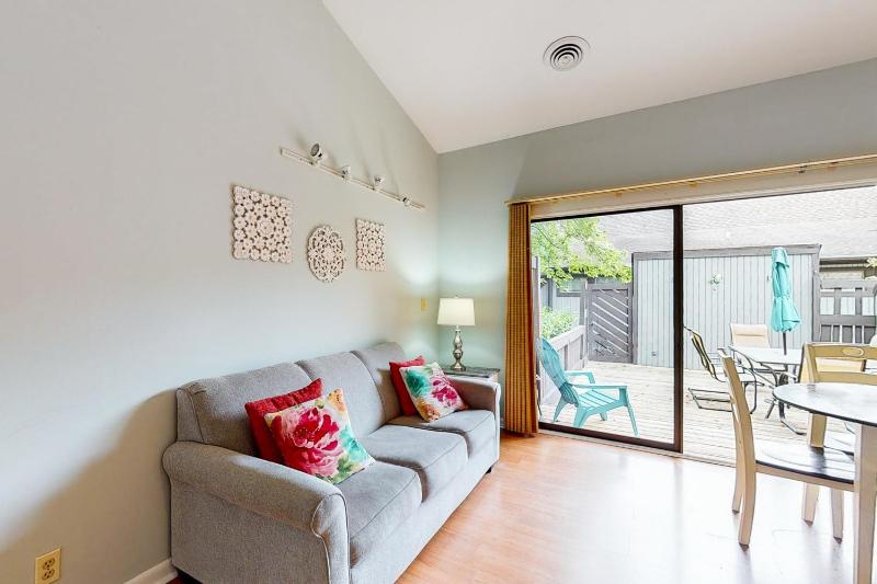 One Bedroom Apartment image 1